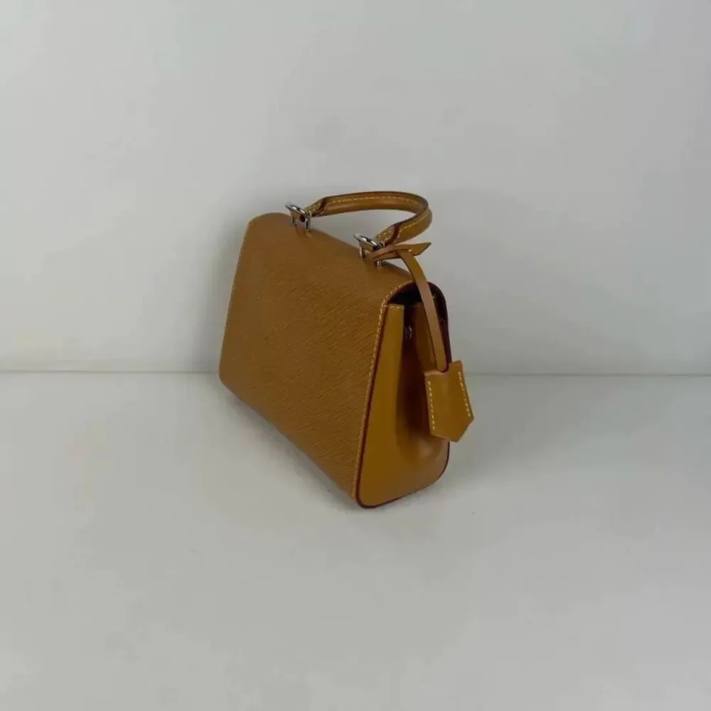 Louis Vuitton Women Pre-Loved Bag Brand New Condition